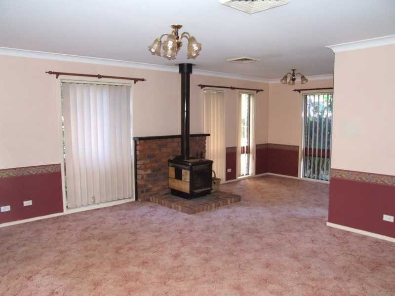 9 Canna Place, St Andrews NSW 2566