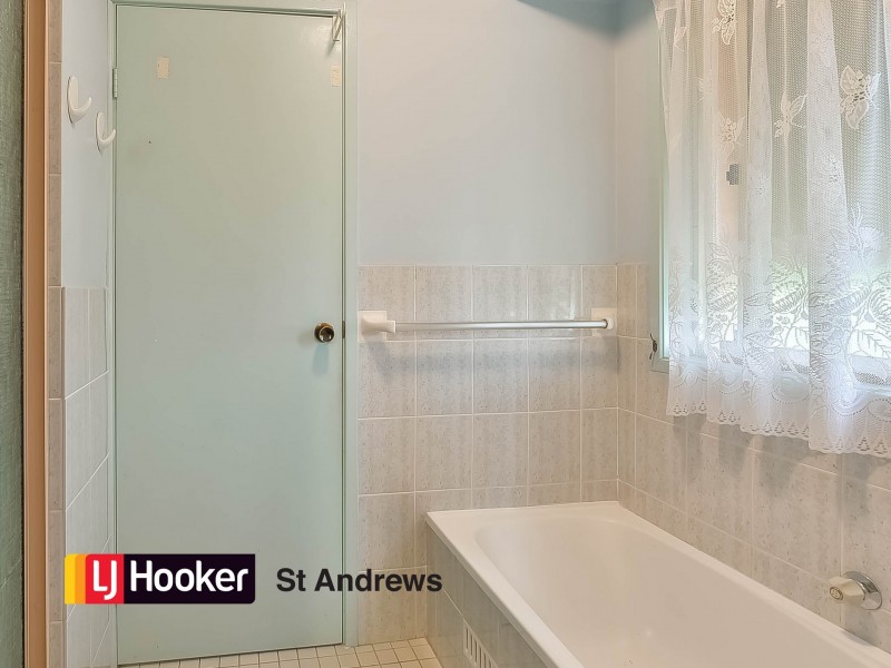 4 Thompson Place, Minto NSW 2566