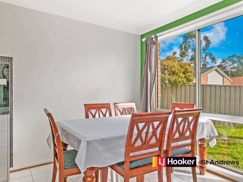 33 Mackillop Crescent, St Helens Park NSW 2560