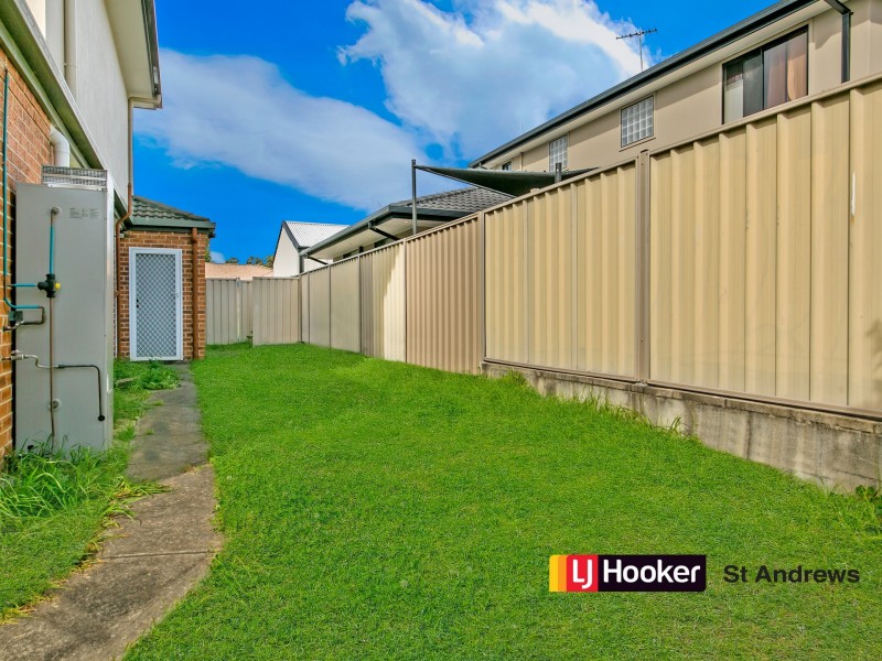33 Mackillop Crescent, St Helens Park NSW 2560