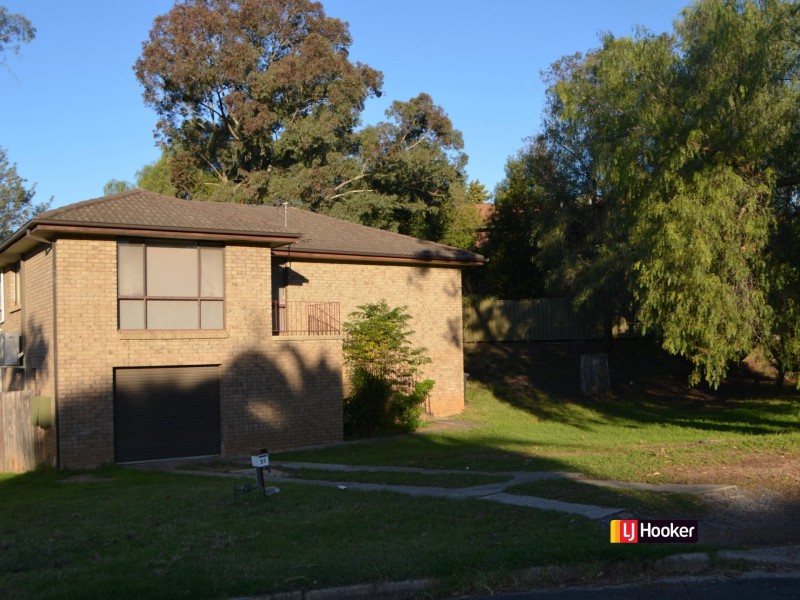 31 Edinburgh Cres, St Andrews NSW 2566