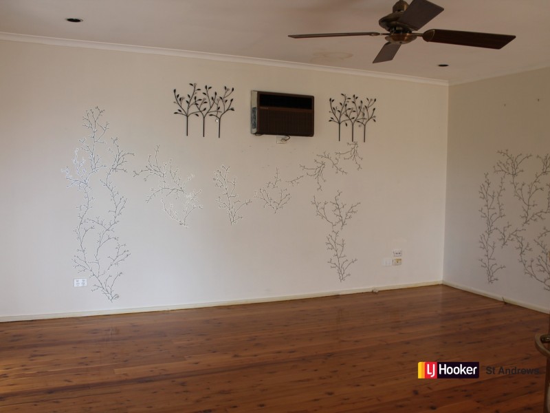 9 Renfrew street, St Andrews NSW 2566