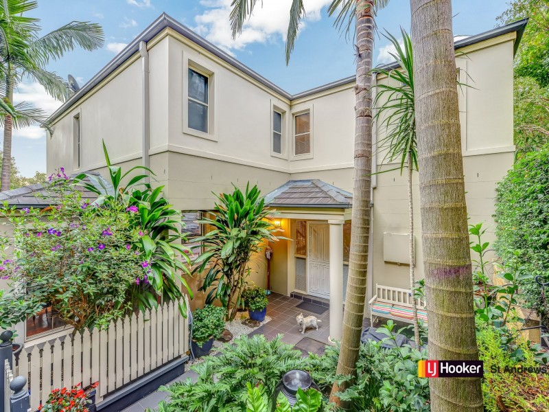 2 Jane Jarvis Way, Macquarie Links NSW 2565