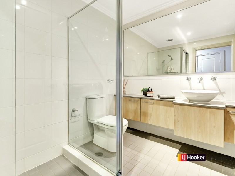 2 Jane Jarvis Way, Macquarie Links NSW 2565