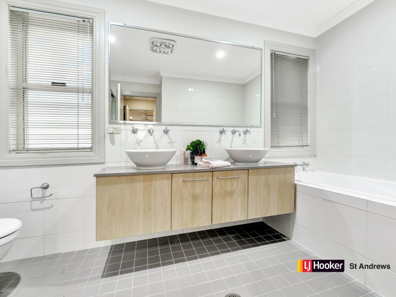 2 Jane Jarvis Way, Macquarie Links NSW 2565