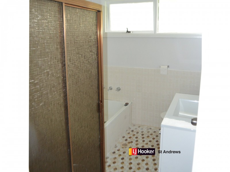 5 Lennox Place, St Andrews NSW 2566