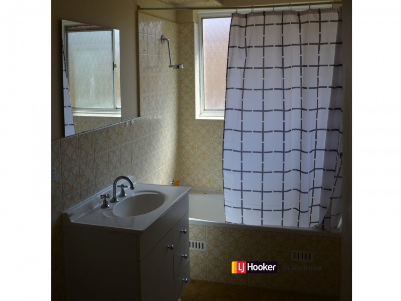 Unit 2/28 Moore Street, Campbelltown NSW 2560