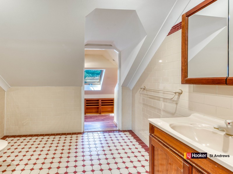 8A Shiel Place, St Andrews NSW 2566