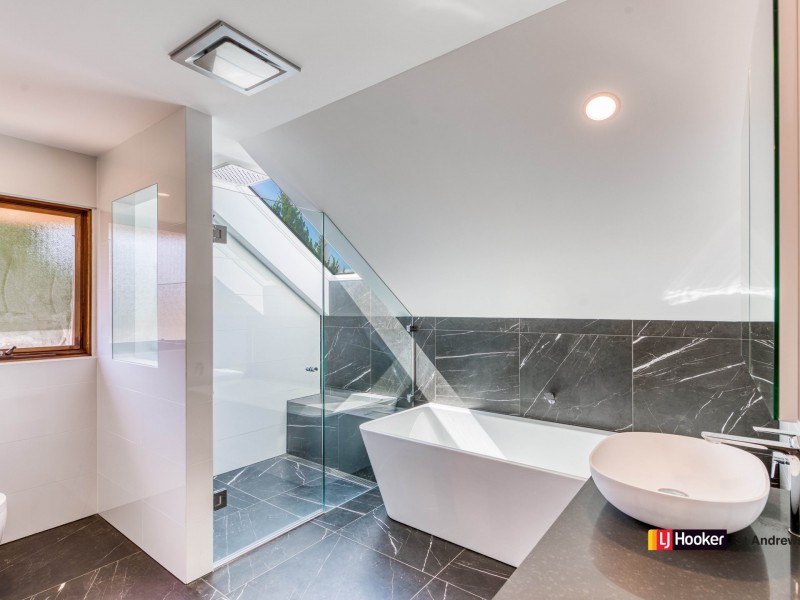 8A Shiel Place, St Andrews NSW 2566
