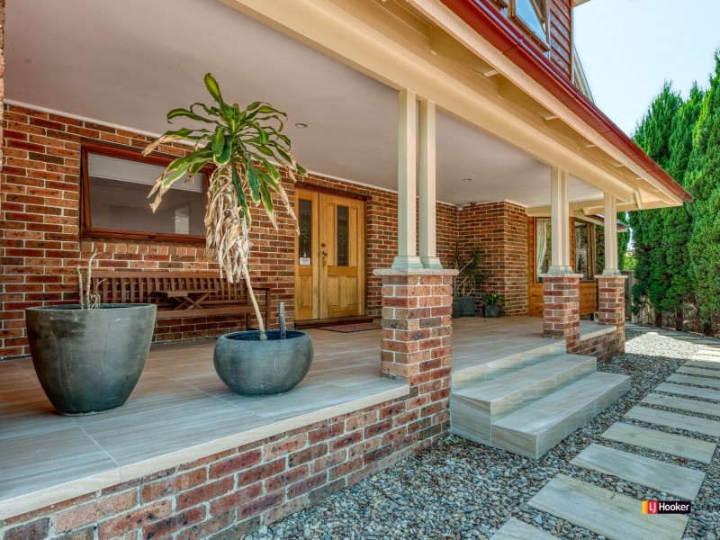 8A Shiel Place, St Andrews NSW 2566