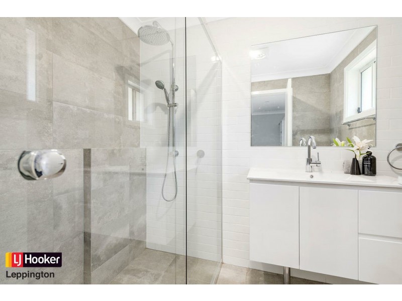 8 Grandview Drive, Campbelltown NSW 2560