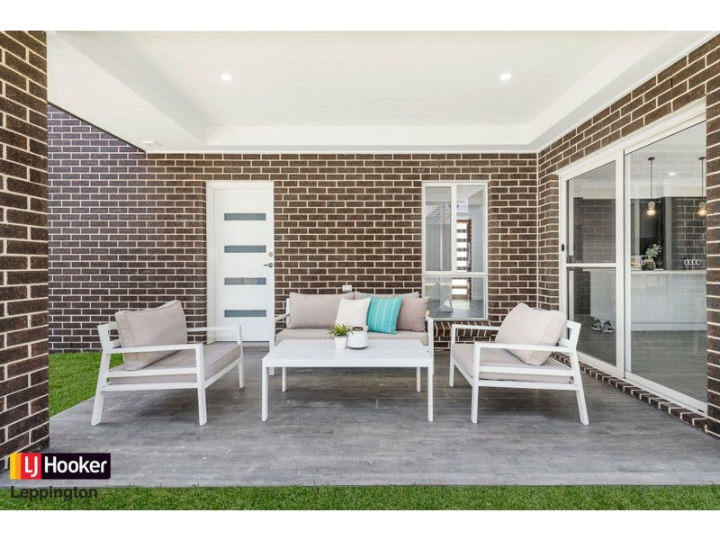 8 Grandview Drive, Campbelltown NSW 2560