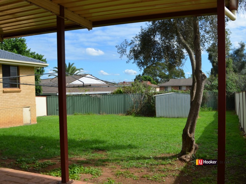25 Ardrossan Crescent, St Andrews NSW 2566