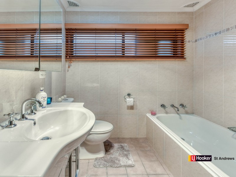 3 Leven Place, St Andrews NSW 2566