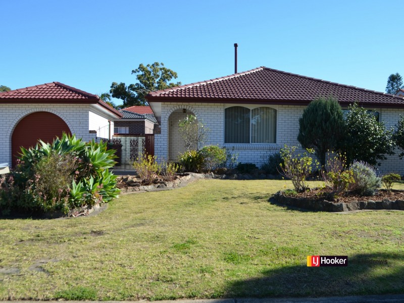 13 Warrina Rd, Bradbury NSW 2560