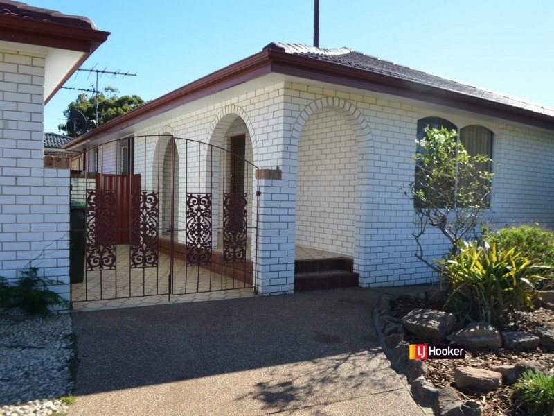 13 Warrina Rd, Bradbury NSW 2560