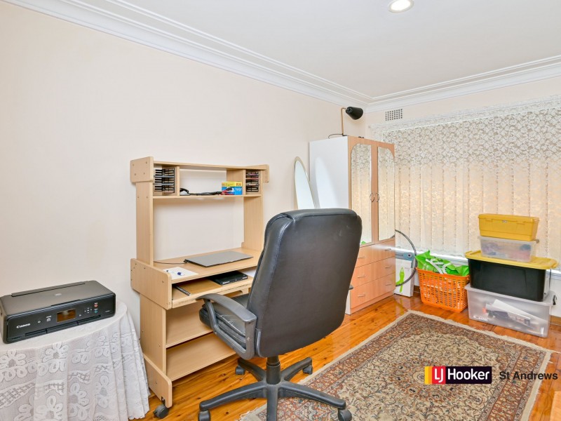 1 Windsor St, Macquarie Fields NSW 2564