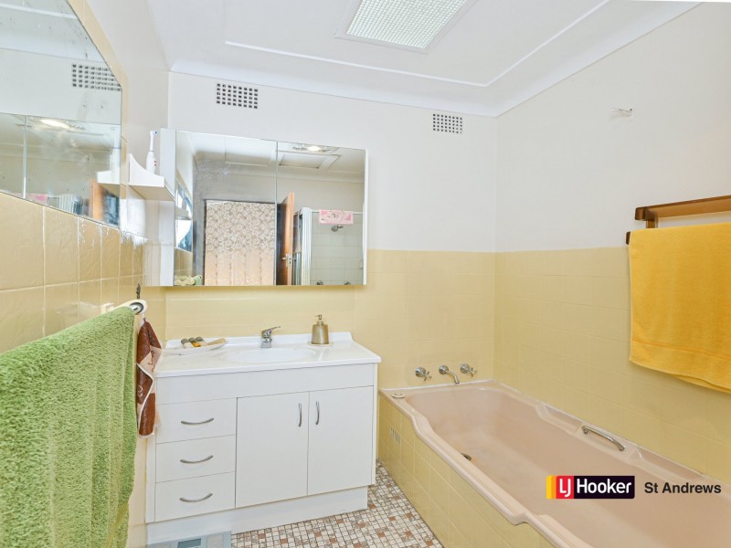 1 Windsor St, Macquarie Fields NSW 2564