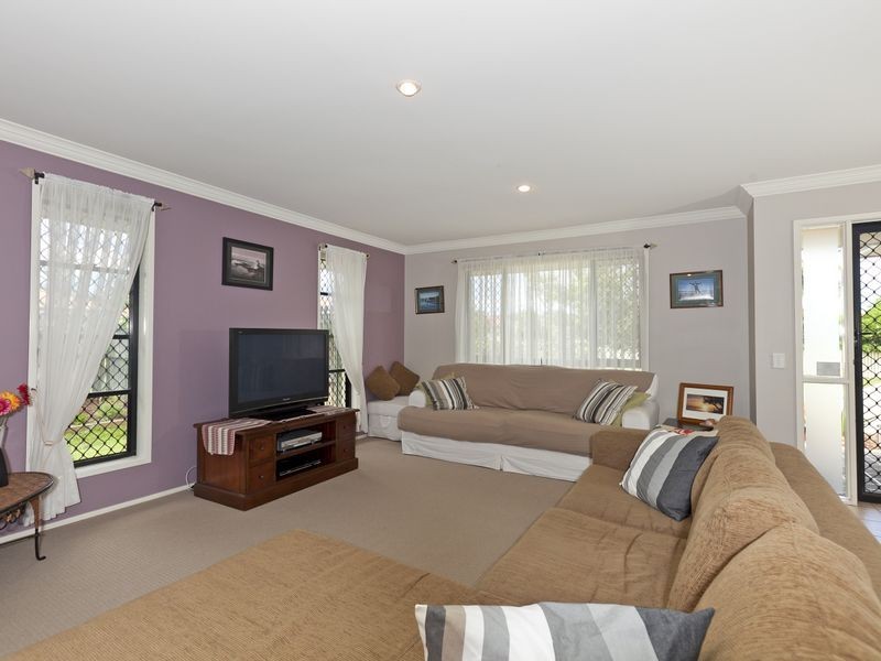 36 Holland Cres, Wynnum West QLD 4178