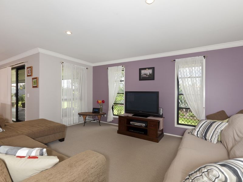 36 Holland Cres, Wynnum West QLD 4178