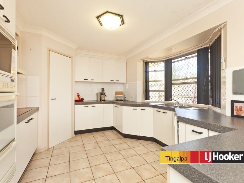 2 TREVALLY CRESCENT, Manly West QLD 4179