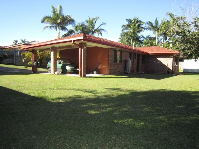 11 WEBBER PL, Wynnum West QLD 4178