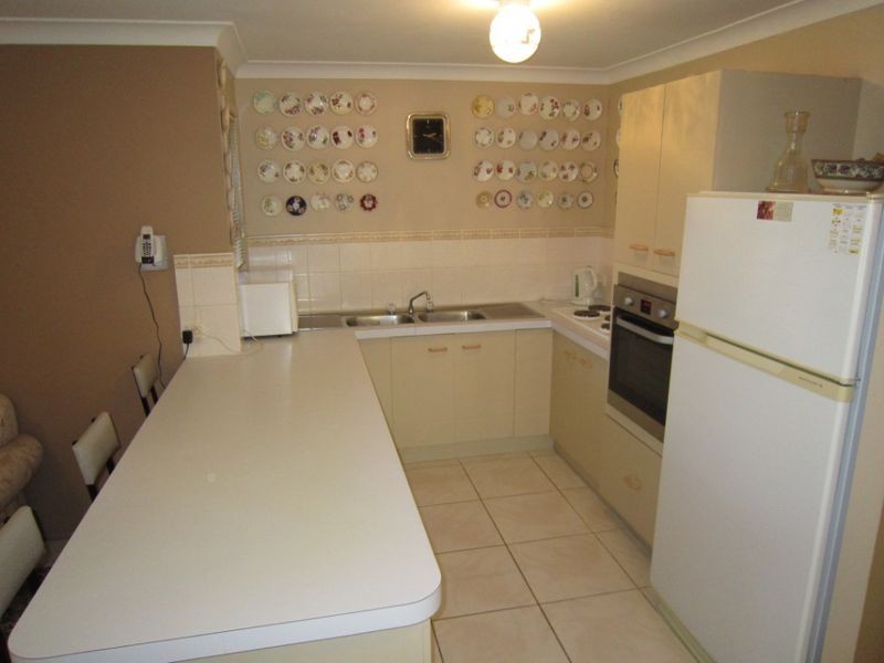 11 WEBBER PL, Wynnum West QLD 4178