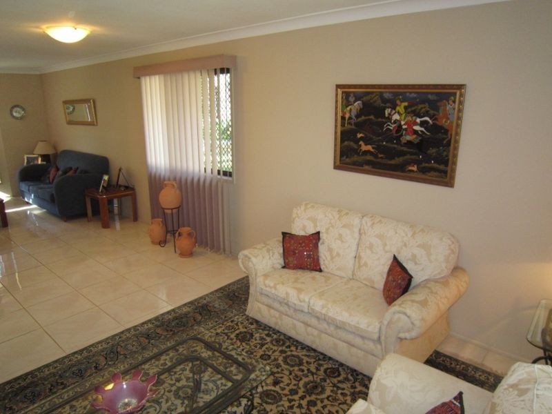 11 WEBBER PL, Wynnum West QLD 4178