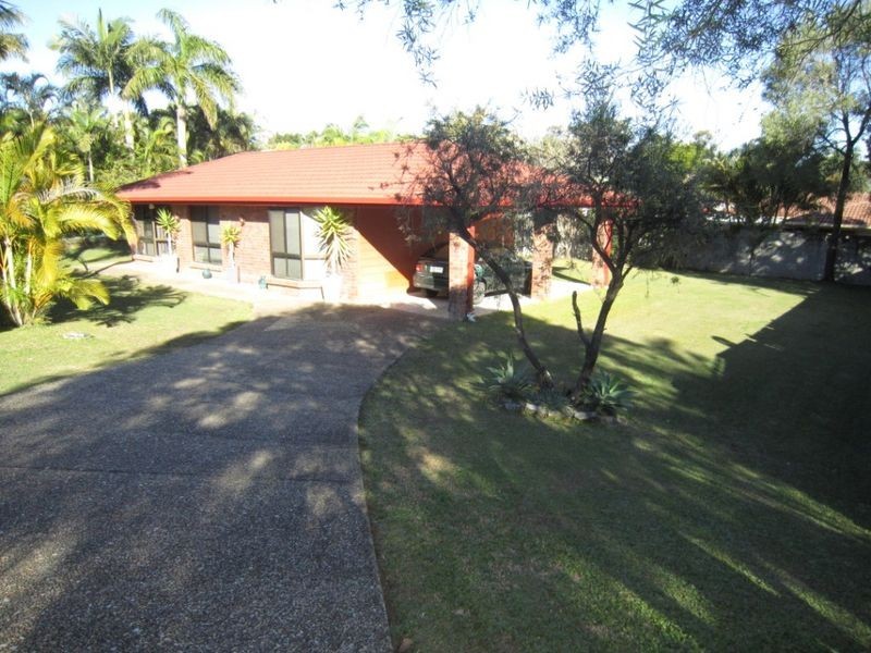 11 WEBBER PL, Wynnum West QLD 4178