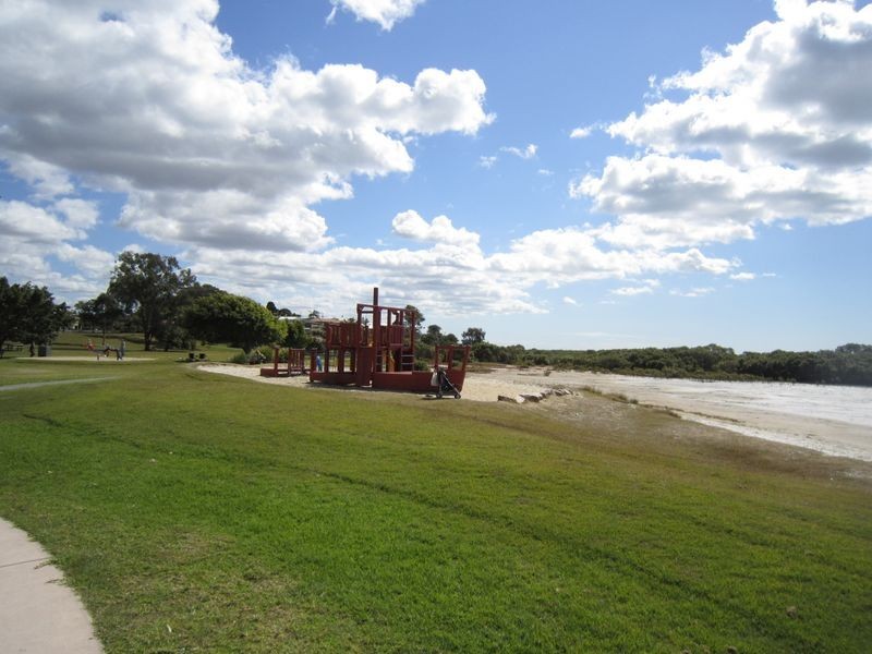 9 LUCY ST, Thorneside QLD 4158