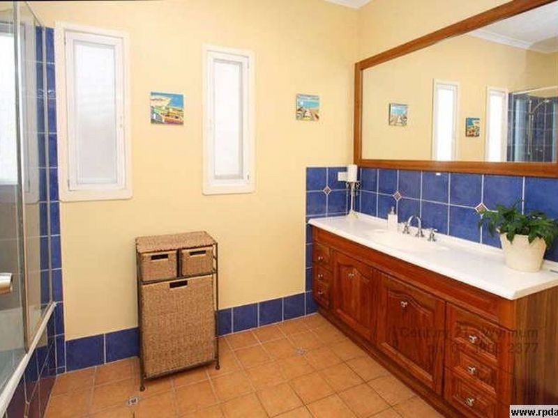 14 Stewart Parade, Manly QLD 4179