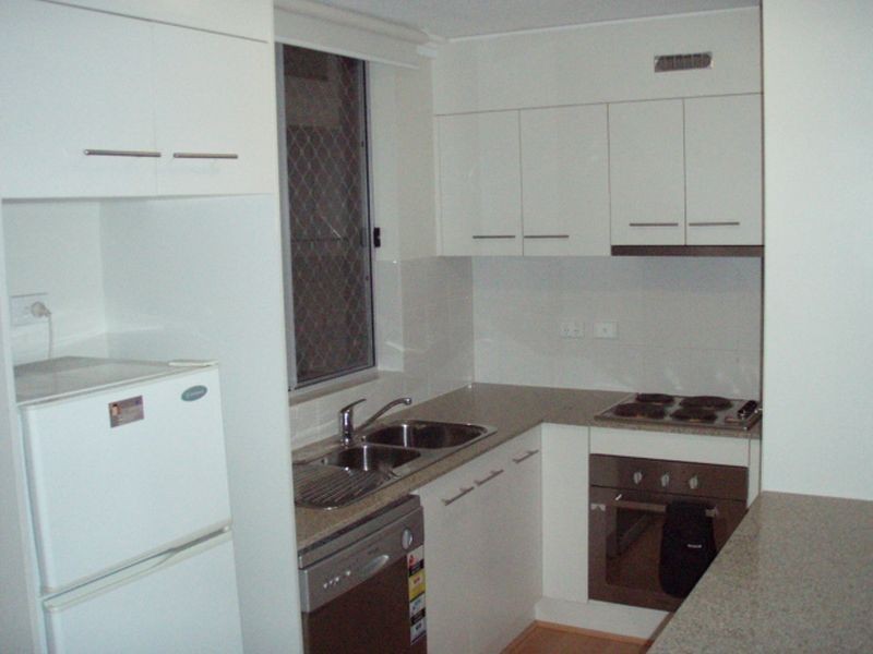 2/219 Tufnell Road, Banyo QLD 4014