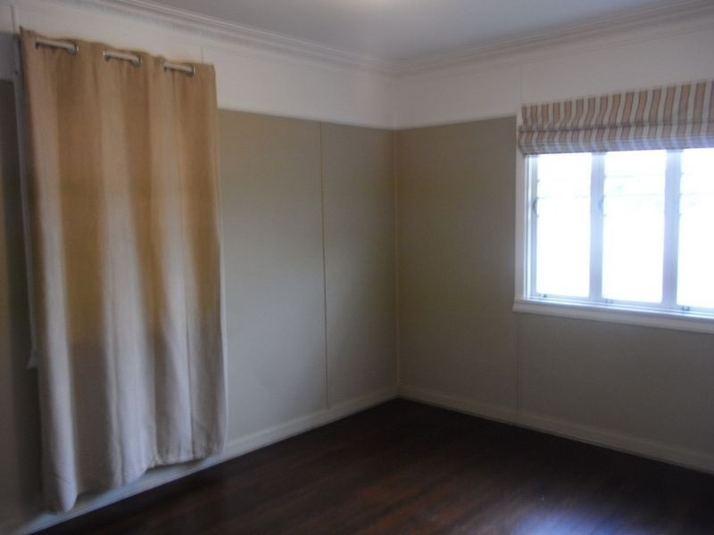 35 Faine Street, Manly West QLD 4179