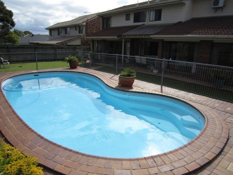 145 Meadowlands Road, Carindale QLD 4152