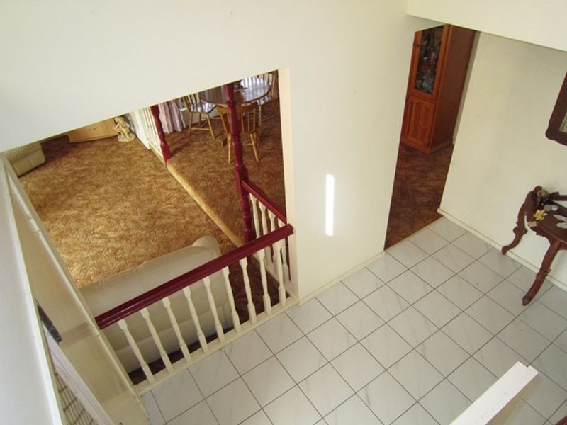 145 Meadowlands Road, Carindale QLD 4152