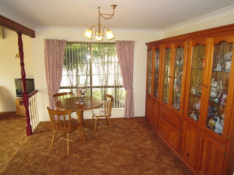 145 Meadowlands Road, Carindale QLD 4152