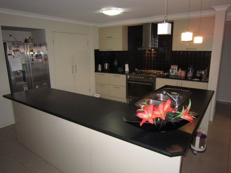 43 Senden Cres, Manly West QLD 4179