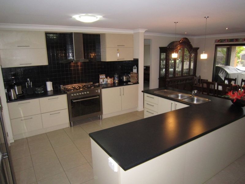 43 Senden Cres, Manly West QLD 4179