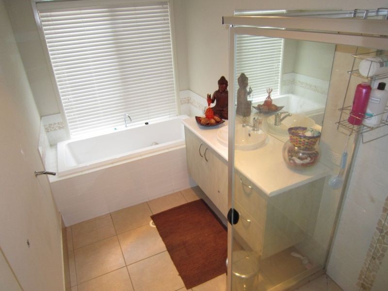 43 Senden Cres, Manly West QLD 4179