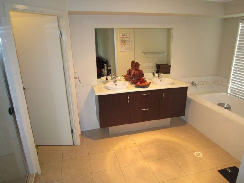 43 Senden Cres, Manly West QLD 4179