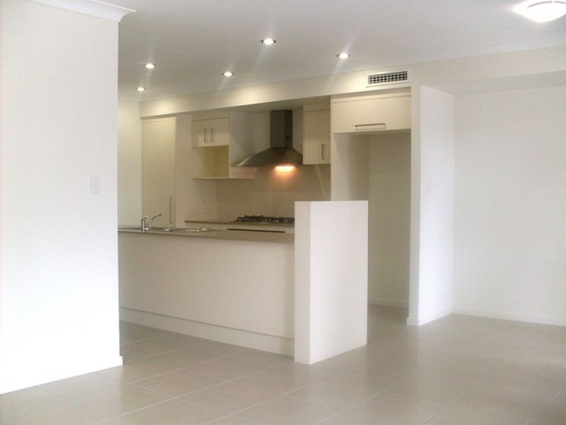 3/8 Worchester Cr, Wakerley QLD 4154