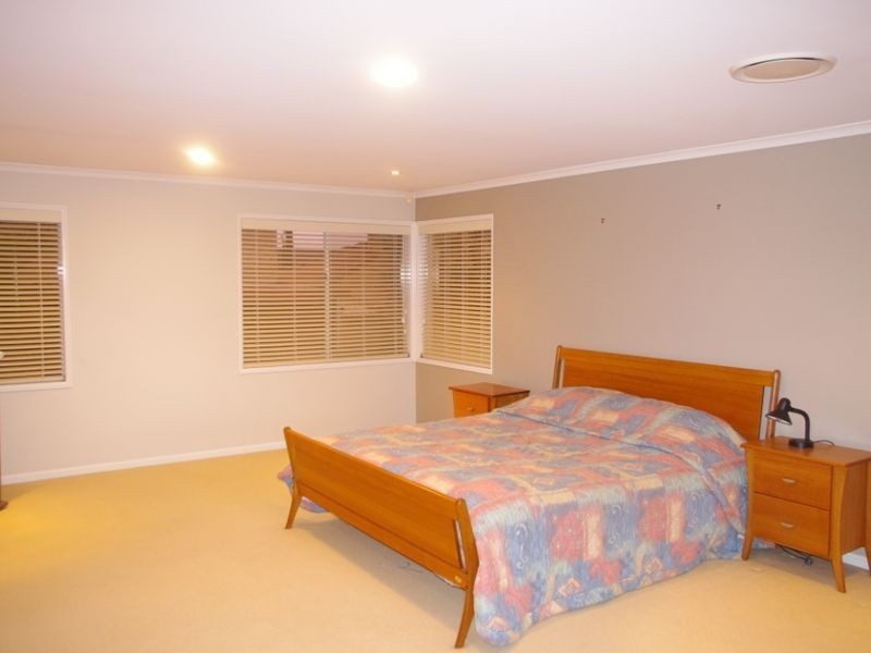 57 Silky  Oak Cres, Carindale QLD 4152