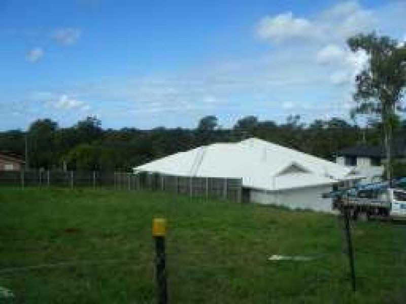 82 Rowland Avenue, Wakerley QLD 4154