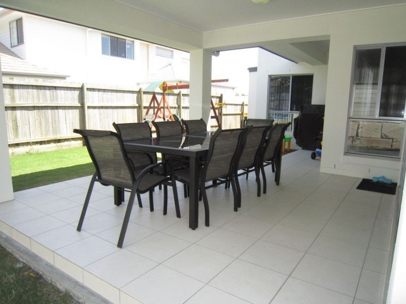 62 hIGHLAND CRES, Belmont QLD 4153