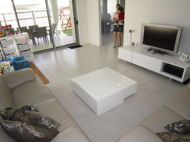 62 hIGHLAND CRES, Belmont QLD 4153