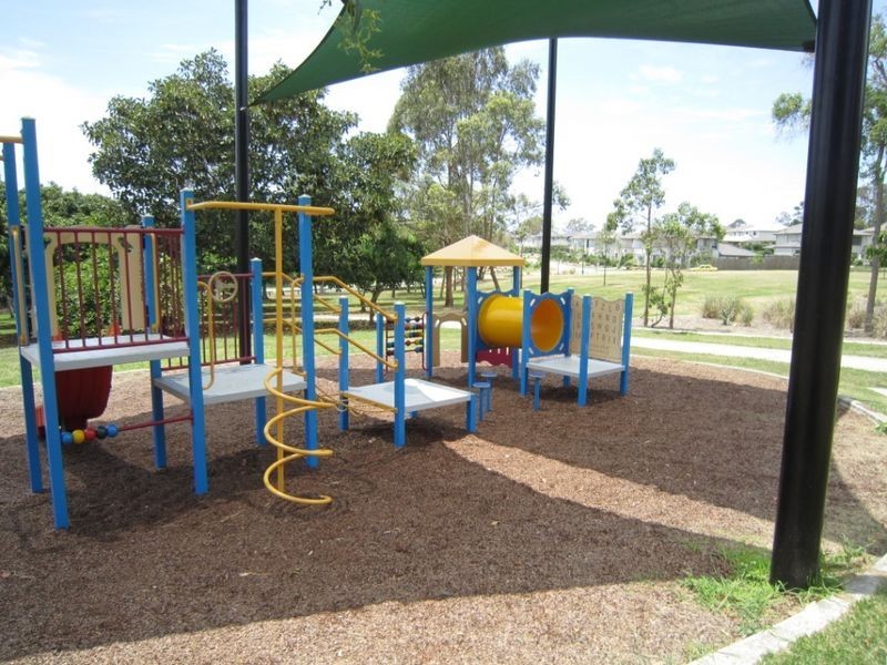 62 hIGHLAND CRES, Belmont QLD 4153