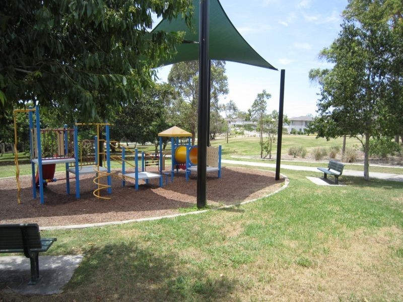 62 hIGHLAND CRES, Belmont QLD 4153