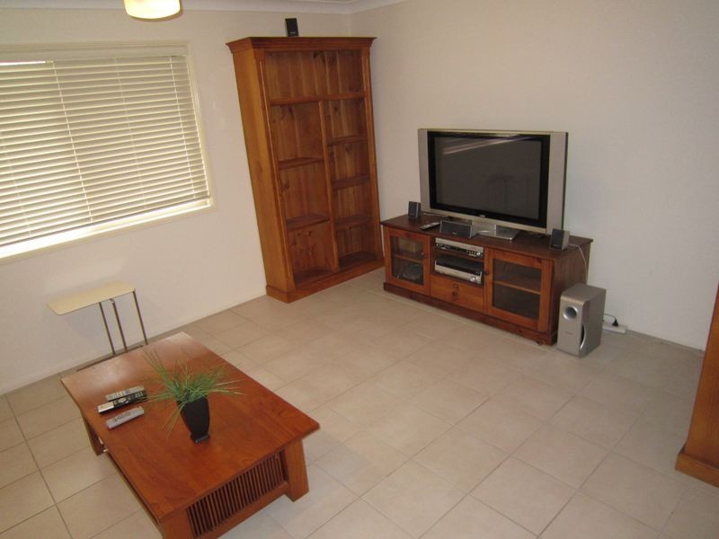 51 Olsen Cres, Wakerley QLD 4154