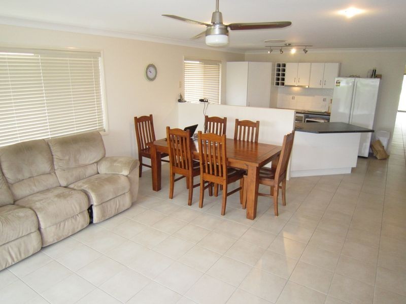 51 Olsen Cres, Wakerley QLD 4154