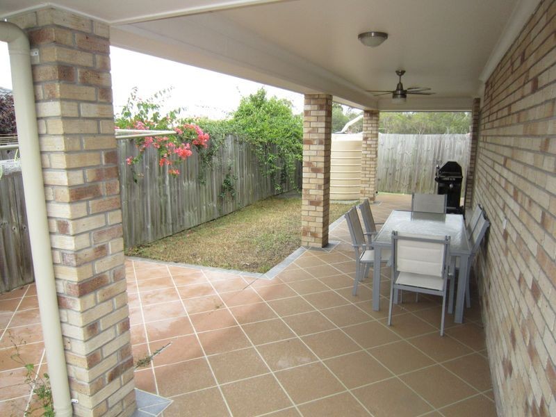 51 Olsen Cres, Wakerley QLD 4154